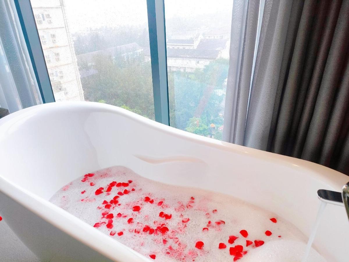 Draco Hotel & Suites Da Nang Bagian luar foto
